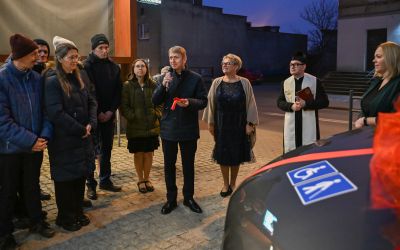 SPOTKANIE WIGILIJNE WARSZTATU TERAPII ZAJĘCIOWEJ – RADOŚĆ Z NOWEGO SAMOCHODU I REMONTU PRACOWNI