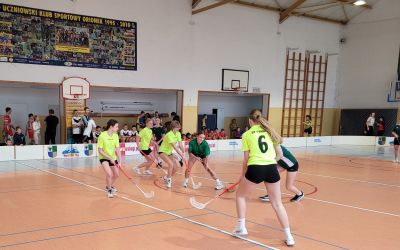 SP NR 1 W BRUSACH: Gminne Igrzyska Dzieci i Młodzieży Szkolnej w unihokeju dziewcząt