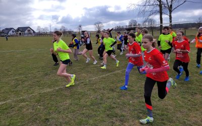 SP NR 1 W BRUSACH: Gminne Igrzyska Młodzieży Szkolnej w drużynowych biegach przełajowych dziewcząt