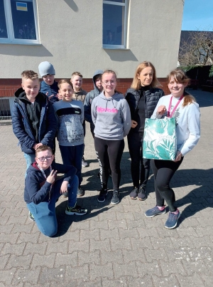 SP LUBNIA: WIELKANOCNA PACZKA – dzieło pomocy uczniów i rodziców ze Szkoły Podstawowej  im. TOW ”Gryf Pomorski” w Lubni dla rodzin ukraińskich