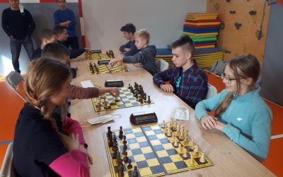 SP BRUSY NR 1: SZACHIŚCI  SZKOŁY PODSTAWOWEJ NR 1 IM. JANA PAWŁA II W BRUSACH W CZOŁÓWCE WOJEWÓDZTWA POMORSKIEGO