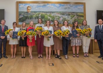 AWANS NA STOPIEŃ NAUCZYCIELA MIANOWANEGO