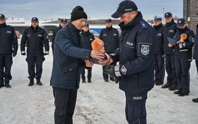 NOWY ROZDZIAŁ W HISTORII POLICJI W BRUSACH - KOMISARIAT, NOWY KOMENDANT I NOWY RADIOWÓZ