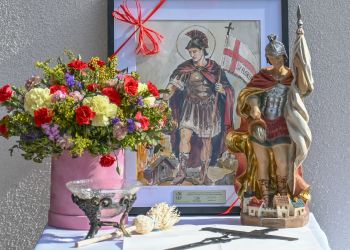 PIERWSZA FIGURA ŚW. FLORIANA W REMIZIE OSP W MAŁYCH CHEŁMACH