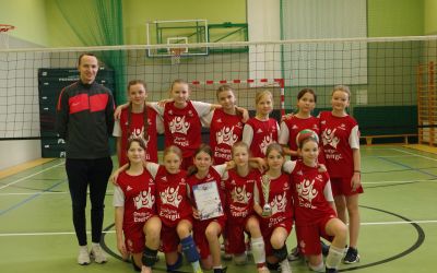 SP KOSOBUDY: POWIATOWE  IGRZYSKA DZIECI W PIŁCE SIATKOWEJ DZIEWCZĄT W KOSOBUDACH