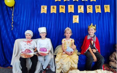 PRZEDSZKOLE NR 1 W BRUSACH: UŚMIECH KRÓLEWNY - PRZEDSTAWIENIE Z ZUCHAMI I MOTYLAMI Z PRZEDSZKOLA NR 1 W BRUSACH W ROLACH GŁÓWNYCH