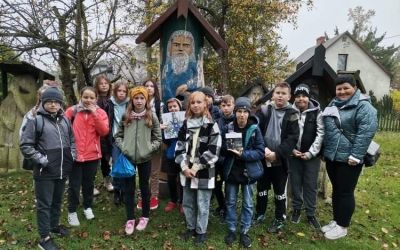 SP LEŚNO: Uczniowie klasy V uczestniczyli w wycieczce edukacyjno - rekreacyjnej.