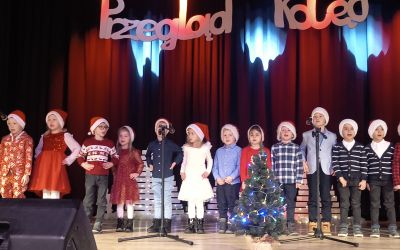 PRZEDSZKOLE NR 1 W BRUSACH: DZIECI Z PRZEDSZKOLA NR 1 W BRUSACH WZIĘŁY UDZIAŁ W PRZEGLĄDZIE KOLĘD W CENTRUM KULTURY I BIBLIOTEKI