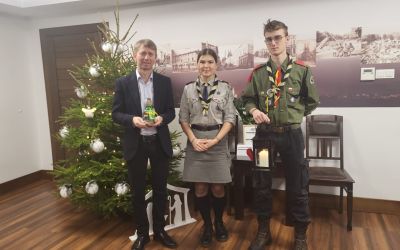 BETLEJEMSKIE ŚWIATŁO POKOJU DOTARŁO DO BRUS